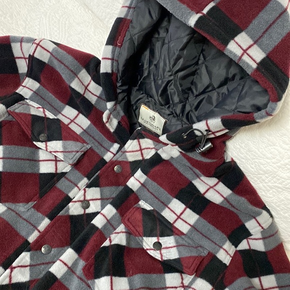 NWOT Man’s Legendary Whitetails Plaid & Quilted Jacket - Picture 4 of 15
